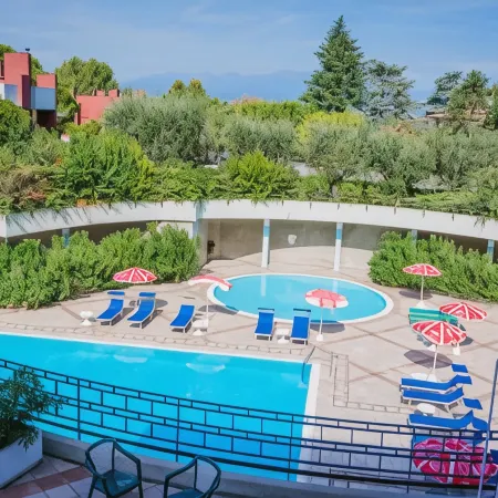Hotel Holiday