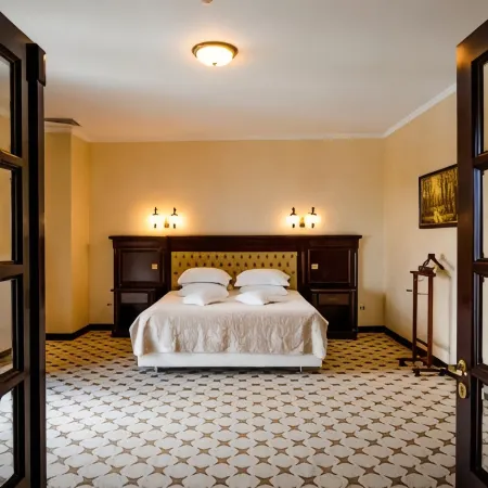 Hotel Golden House