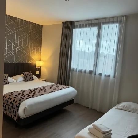 Brit Hotel - Hotel de l'Hippodrome Hotéis em Ploermel