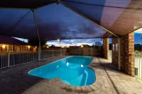 Parkes International - Pools