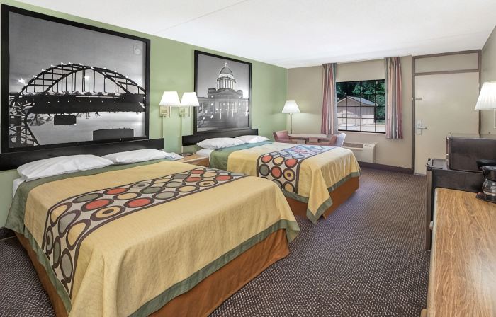 Super 8 by Wyndham Clarksville AR