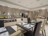 Hotel Lyon Hotels near Barceloneta Beach