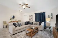 Spacious Home near Warm Mineral Springs, Beaches and Fun Outdoor Activities