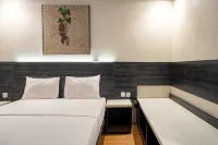 By the River Cottage with Private Warm Pool Hotels in Sendangadi