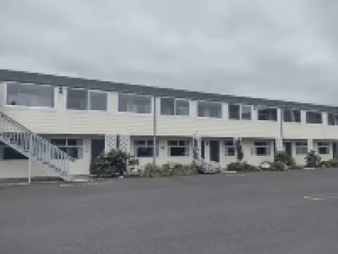 Super 8 by Wyndham Florence or Hotels in Lane County