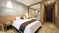 Gold River Hotel