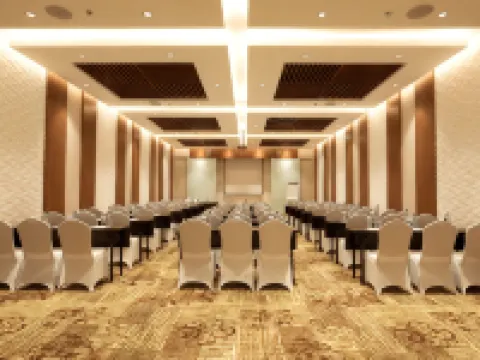 Avenzel Hotel & Convention Cibubur Hotels in Jatisampurna