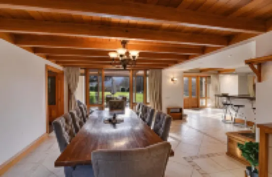 Manata Homestead & Lodge Hotels in Lake Hayes