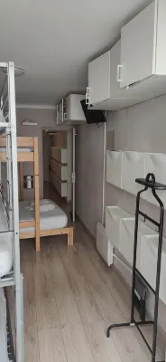 25-person apartment 10 minutes from Avignon, Bagnols sur Cèze, Marcoule, Hotel a Roquemaure