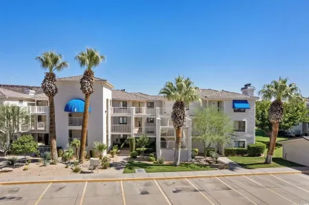 Las Palmas! Beds for 9-10! 3Bed 2Bath, Bunks for Kids! Huge Deck!