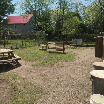 Earthquest Lodge