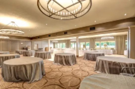 Best Western Plus Guildwood Inn Hoteles en Point Edward