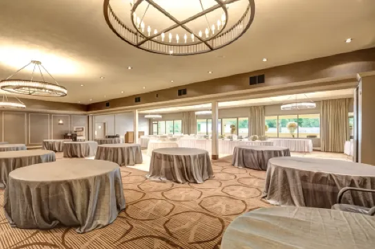 Best Western Plus Guildwood Inn