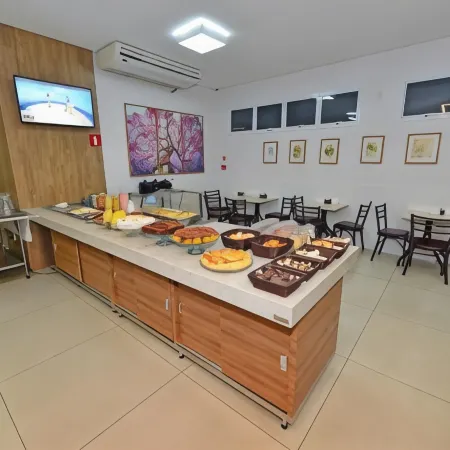Vinds Economic Hotel Отели в г. Ипатинга