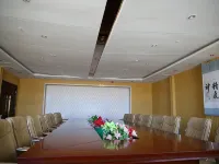 Golden World International Hotel Hotels in Dulan