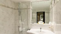 Hotel Europa Hotels near Josephsplatz underground station