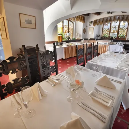 Hotel U 3 Pstrosu