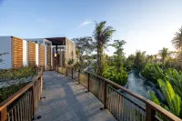 Sumitra Luxury Villas & Resort by Pramana - Beach