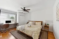 Cosy 3BD Home by Santa Monica - Beach & Airport 10 min away Hotels in West Los Angeles