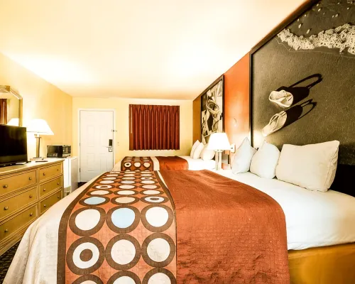 Super 8 by Wyndham Chipley Hotels in Chipley