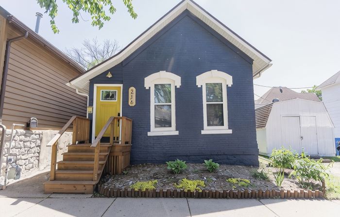 Charming 1Br House with WiFi, AC, Private Patio + Cruiser Bikes & Grill ADD-Ons