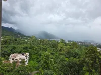 Hotel Rajpur Heights - vue sur la montagne