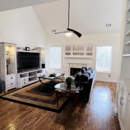 4 BR home quiet and peaceful Отели в г. Чембли
