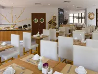 Cosmopolitan Praia Flat Hotels near Monte Serrat