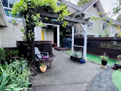 Executive central Nanaimo townhouse close to all amenities