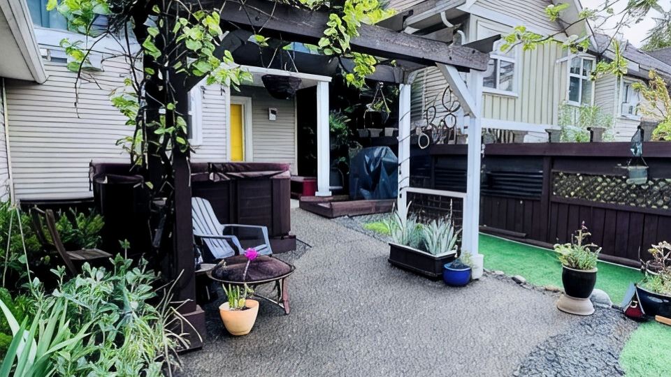 Executive central Nanaimo townhouse close to all amenities
