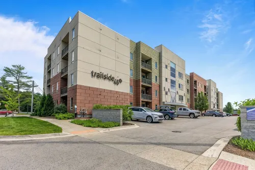 Cozy Nautical Themed 2-bedroom condo with AC in charming Traverse City. - 4-Star