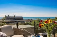 Luxury apartment time out & sea