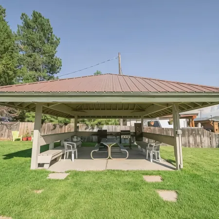 Ponderosa Paradise | Pet Friendly | Mountain Views