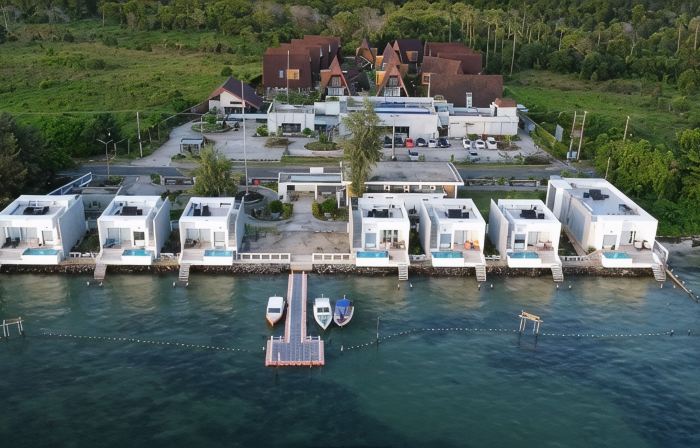 วัน ออฟ อะ ไคนด์ รีสอร์ท แอท ทรีโคร่า บีช