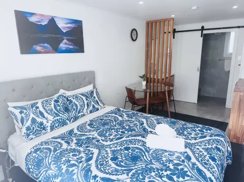 Merivale Court Studio(without kitchen) - 2-Star