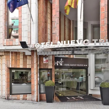 Hotel Nuevo Triunfo Отели рядом с достопримечательностью «Парковка MACBA»