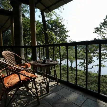 Jungle Villa Resort - Near Chitwan National Park