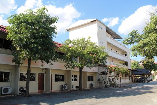 โรงแรมราชพฤกษ์รีสอร์ท