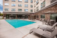 Holiday Inn Express O'NEILL by IHG - piscina