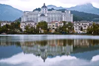 Xianhua Sandalwood International Hotel