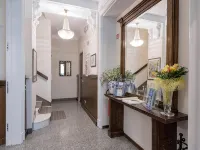 Hotel Garni Corona Hotele w: Menaggio