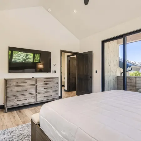 Lake & Mountain Views in Dillon! EV Charger