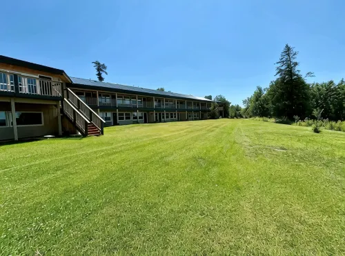 Summer Weekends Are Ready! Hot Tub, Sauna, Lake Front! 2 Bedrooms, 2 Full Baths!
