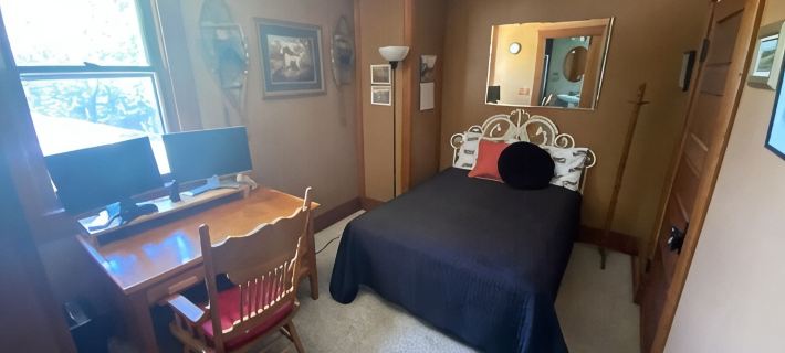 1880 Country Farmhouse. Quiet-Lake-Hunt-Pets ok Hotels in Reno County