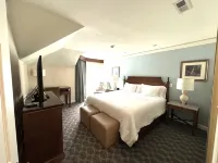 Lovely condo with water & golf course view - 4-Star