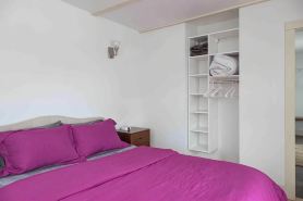 Petite+Perfect Modern Pad: parking+laundry+yard