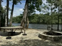 River House in Old Town FL with AC and Wi-Fi, Secluded But Not Remote, Enjoy! Hôtels à : Comte de Dixie