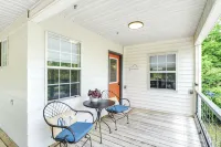 Sleeps 6 • Dog Friendly • Fire Pit