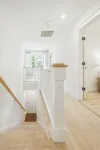 Spacious House on Sunset Lake 4 Br, 2 Baunit 2 on Top Floor