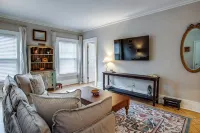 Victorian Elegance: 2 Bedroom w/ King Beds off Park Ave
